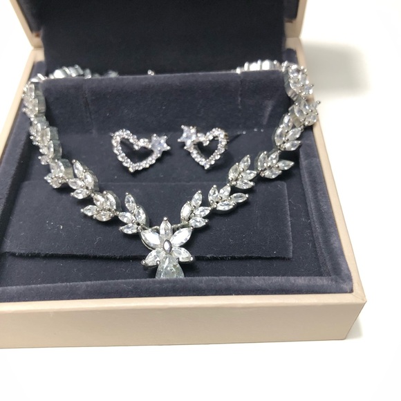 Silver cubic zirconia necklace and earrings set - Picture 3 of 3